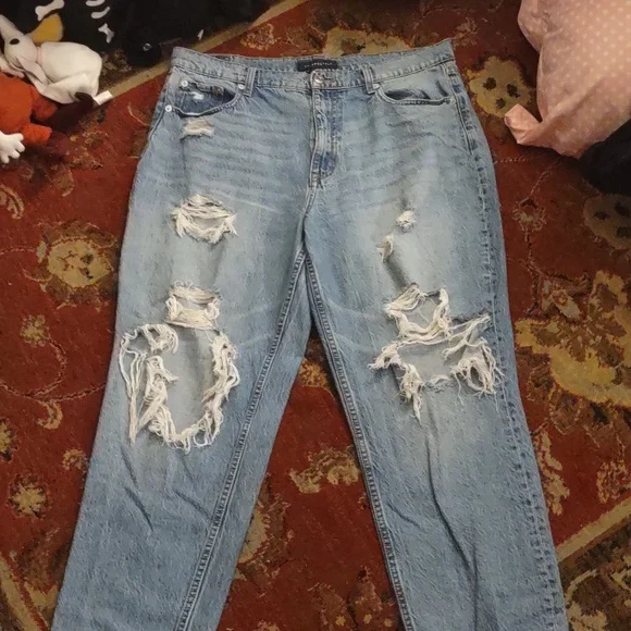 Cute Aeropostale Mom Jeans - Picture 2 of 10